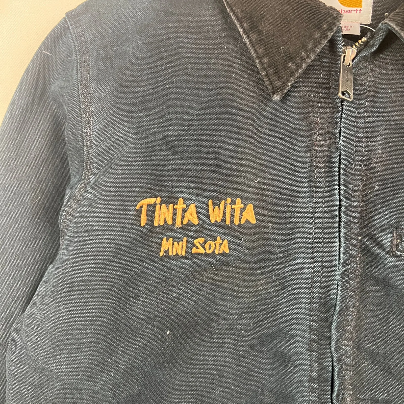 Carhartt — Black jacket with embroidery and 90s patina — 3