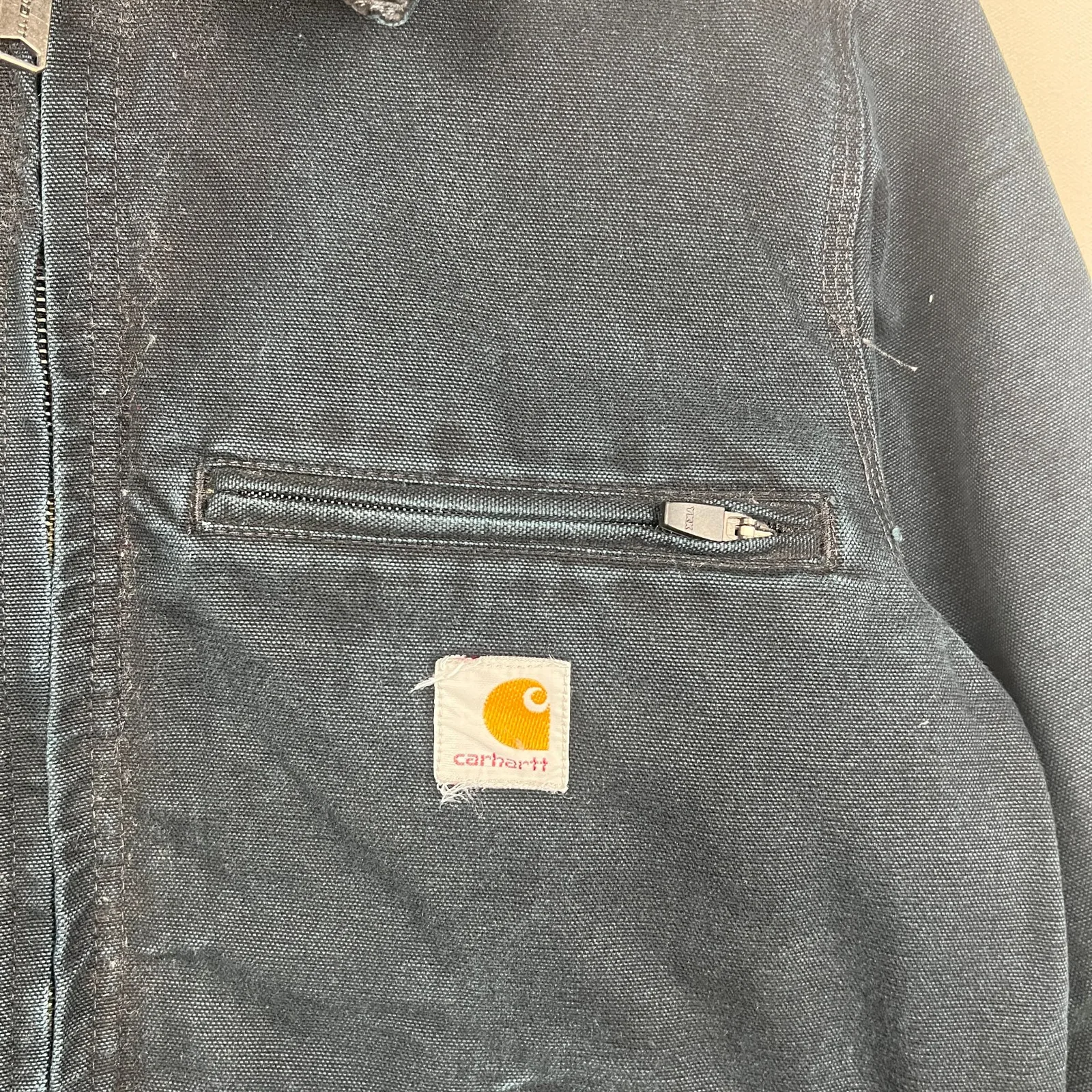 Carhartt — Black jacket with embroidery and 90s patina — 4