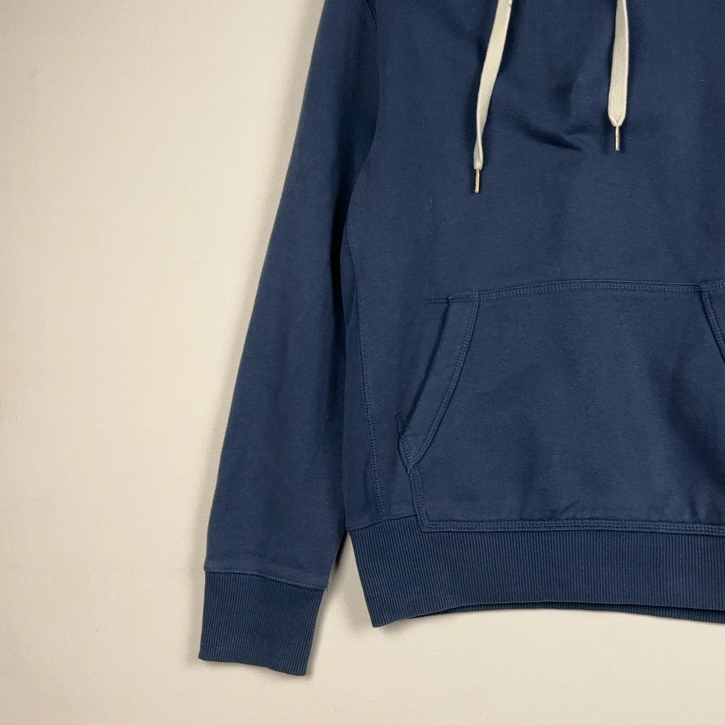 Levi's — Felpa con cappuccio classica blu — 4