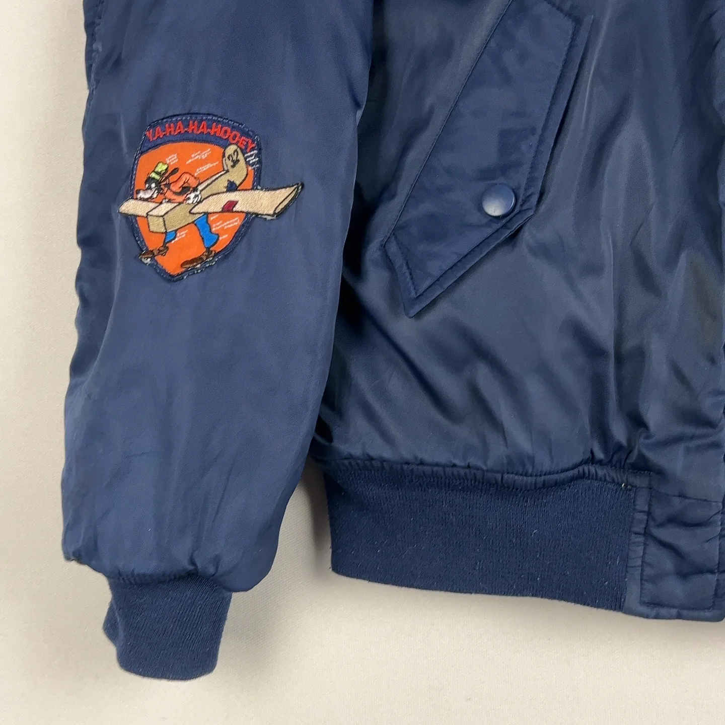 Disney — Giacca a vento con patch e zip blu — 5