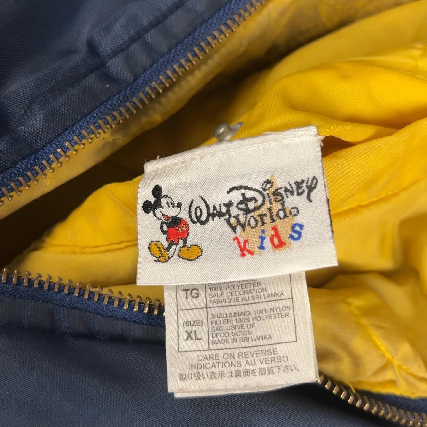 Disney — Giacca a vento con patch e zip blu — 6