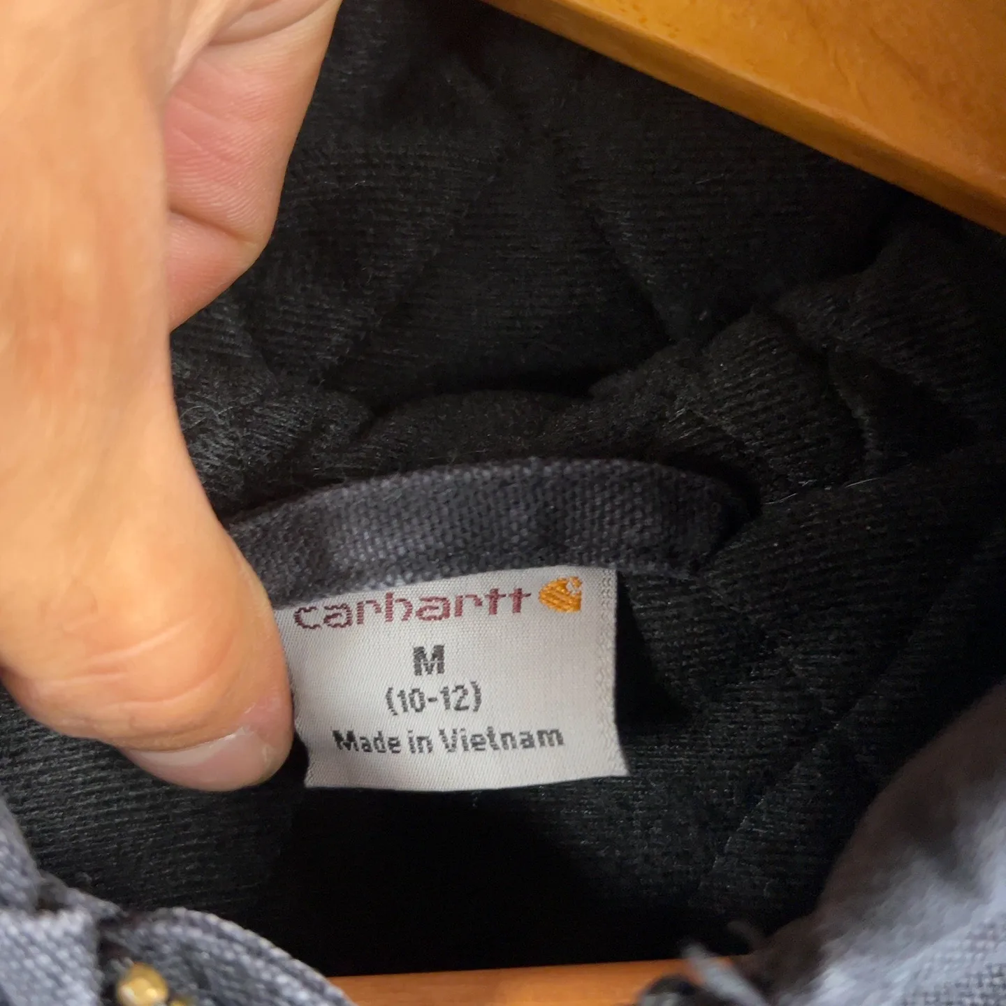 Carhartt Active Jacket — Giacca di jeans nera con cappuccio e tasche a marsupio — 2