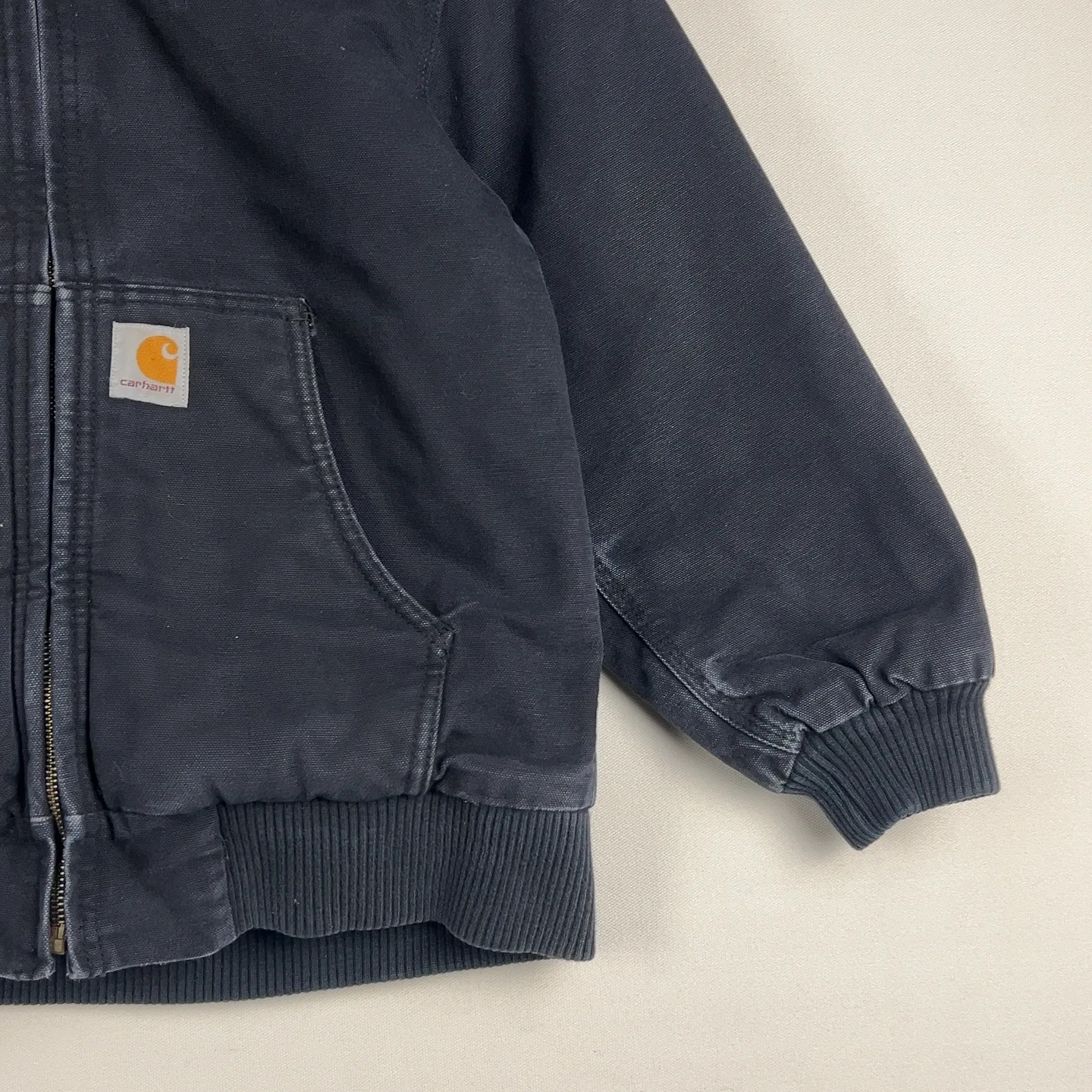 Carhartt Active Jacket — Giacca di jeans nera con cappuccio e tasche a marsupio — 3