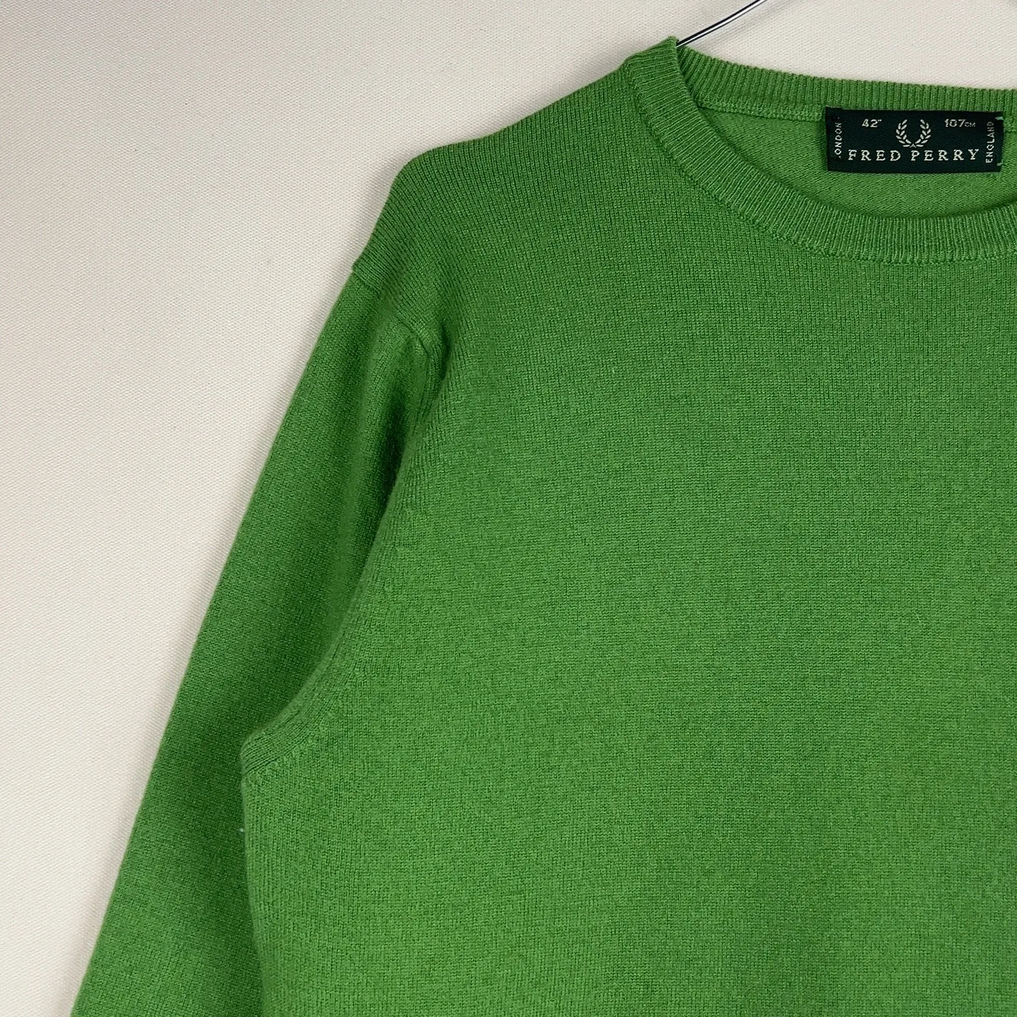 Fred Perry — Fitted crewneck sweater green