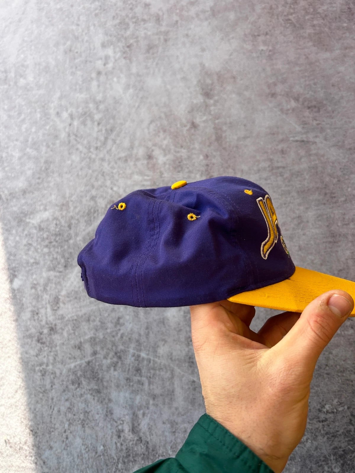 NBA — Cappellino vintage Utah Jazz anni 90 viola e giallo — 3