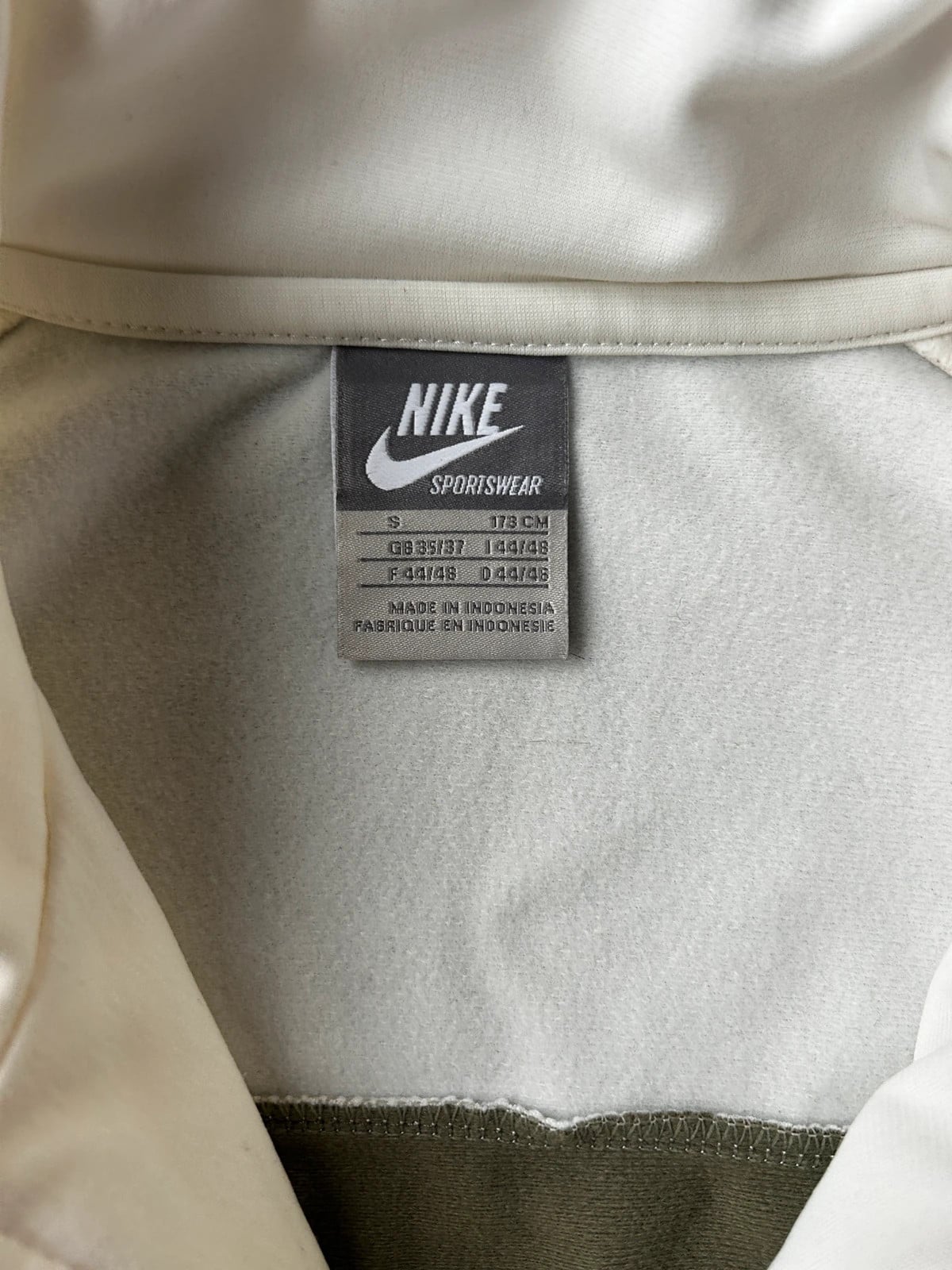 Nike — Giacca sportiva bianca anni 2000 con dettagli verdi — 7