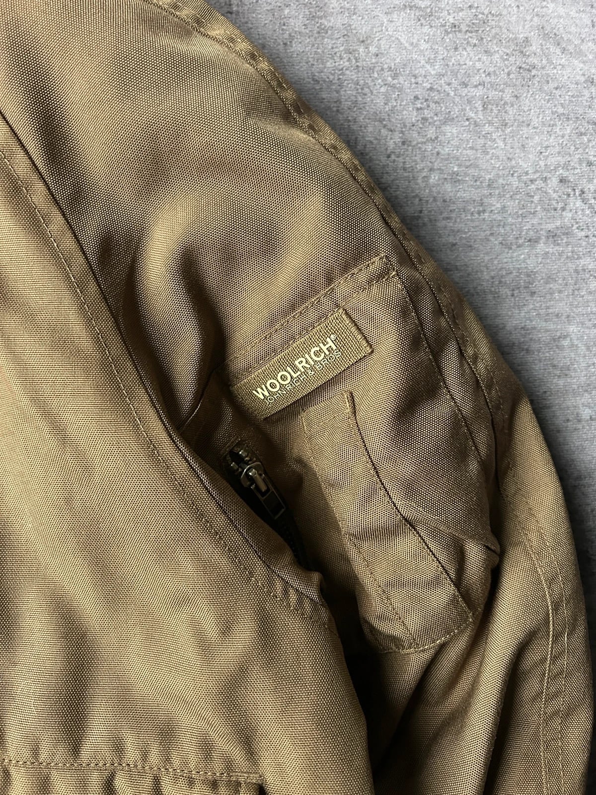 Woolrich — Giacca con cappuccio vintage anni 90 beige — 8