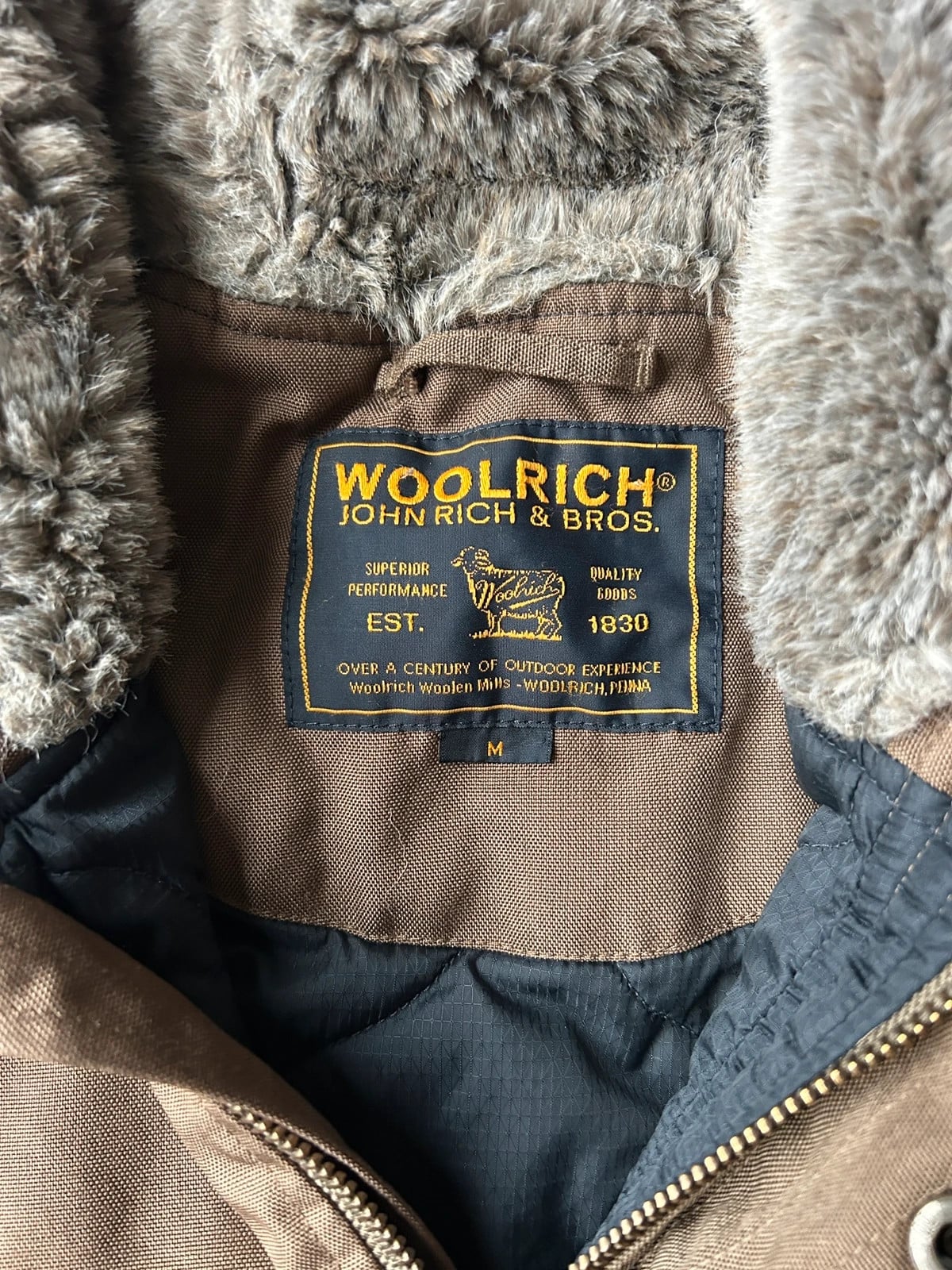 Woolrich — Giacca con cappuccio vintage anni 90 beige — 9