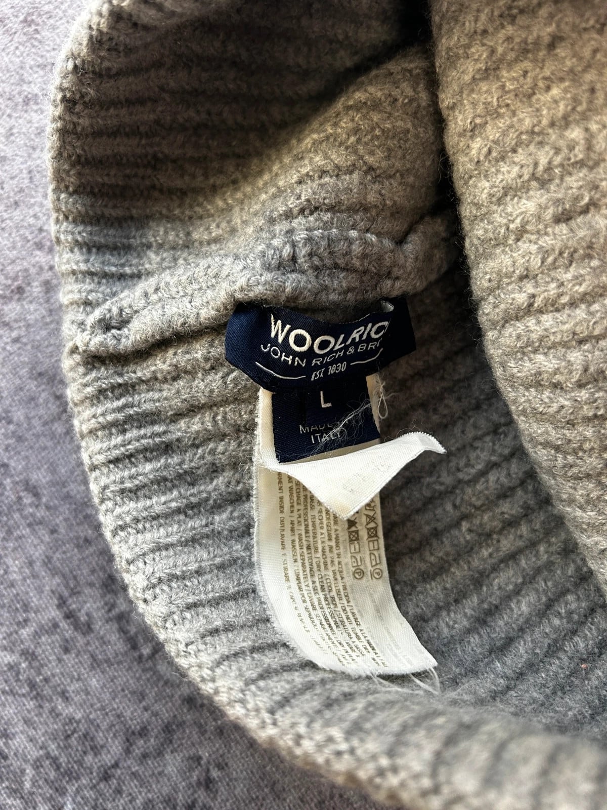 Woolrich — Berretto in lana grigia anni 2000 — 3
