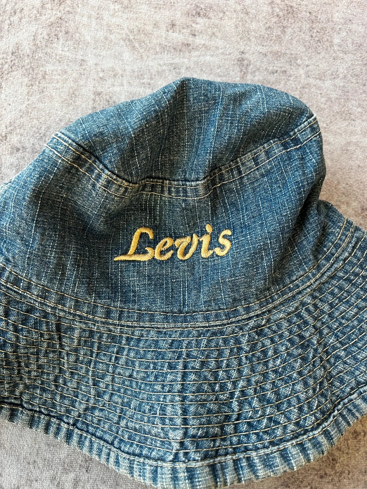 Levi's — Cappello bucket denim vintage blu — 2