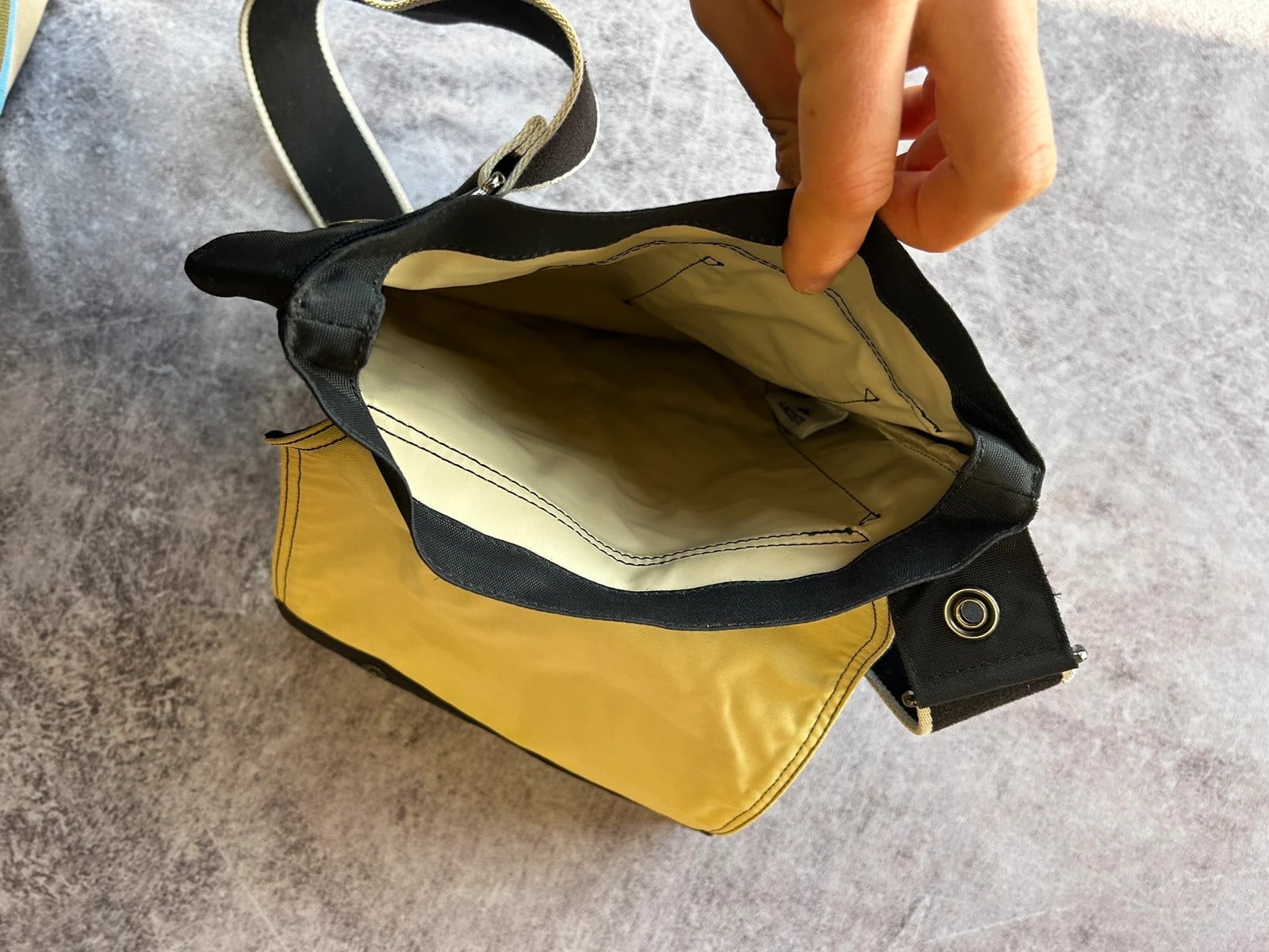 Lacoste — Borsa a tracolla anni 2000 nera — 5