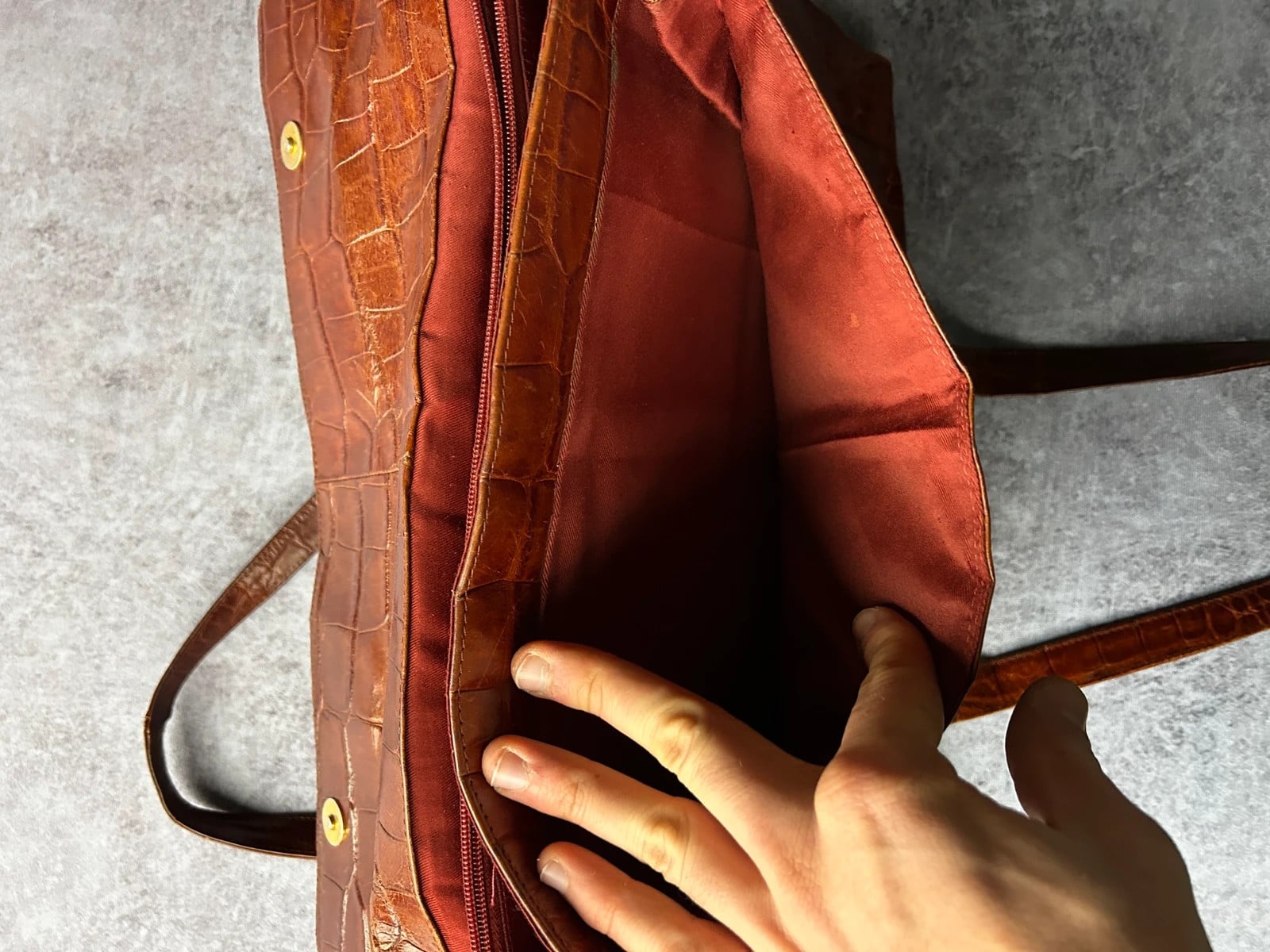 Vintage Dressing — Borsa in pelle effetto coccodrillo anni 80 marrone — 10