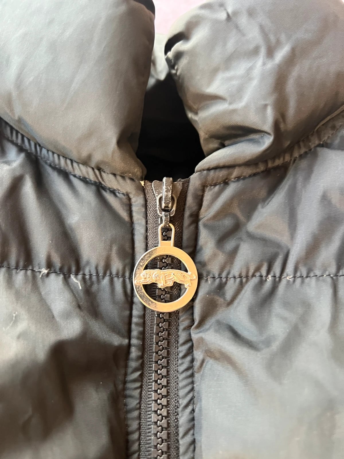 Kriza Jeans — Giacca puffer cropped anni 2000 verde oliva — 4