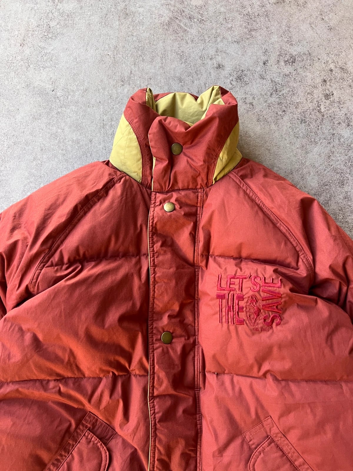 Let's the Safe — Giacca puffer reversibile anni 2000 beige e rosso — 7