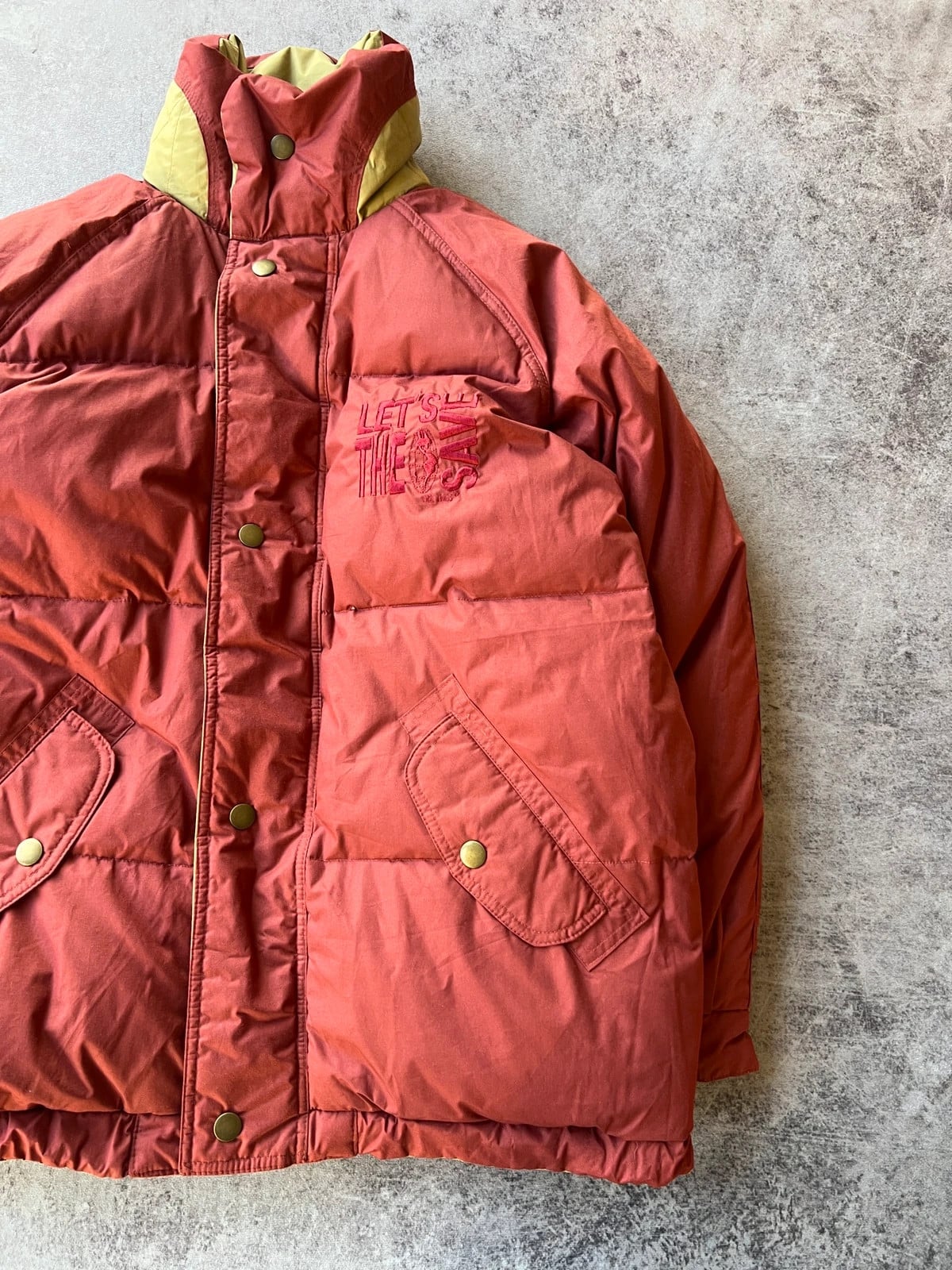 Let's the Safe — Giacca puffer reversibile anni 2000 beige e rosso — 8
