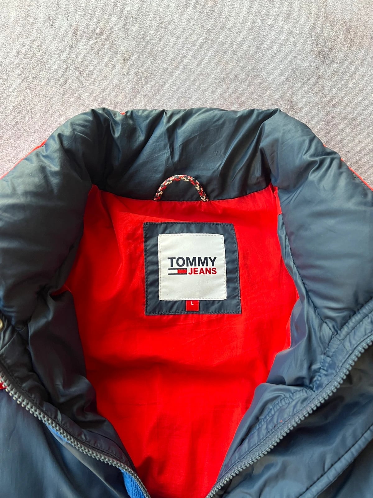 Tommy Hilfiger — Giacca puffer anni 90 blu e rossa