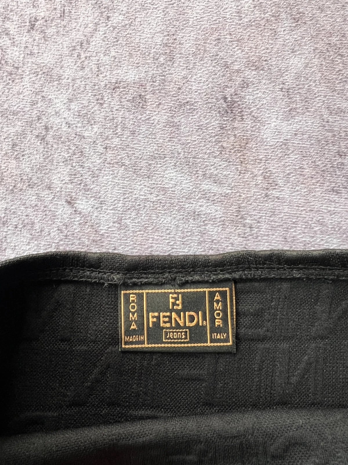 Fendi — Canottiera nera con scritte anni 2000 — 5