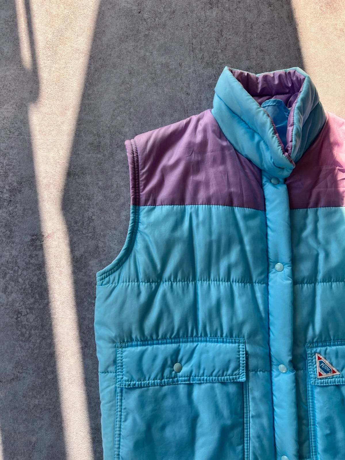 Vintage Dressing — Gilet imbottito anni 90 azzurro e viola