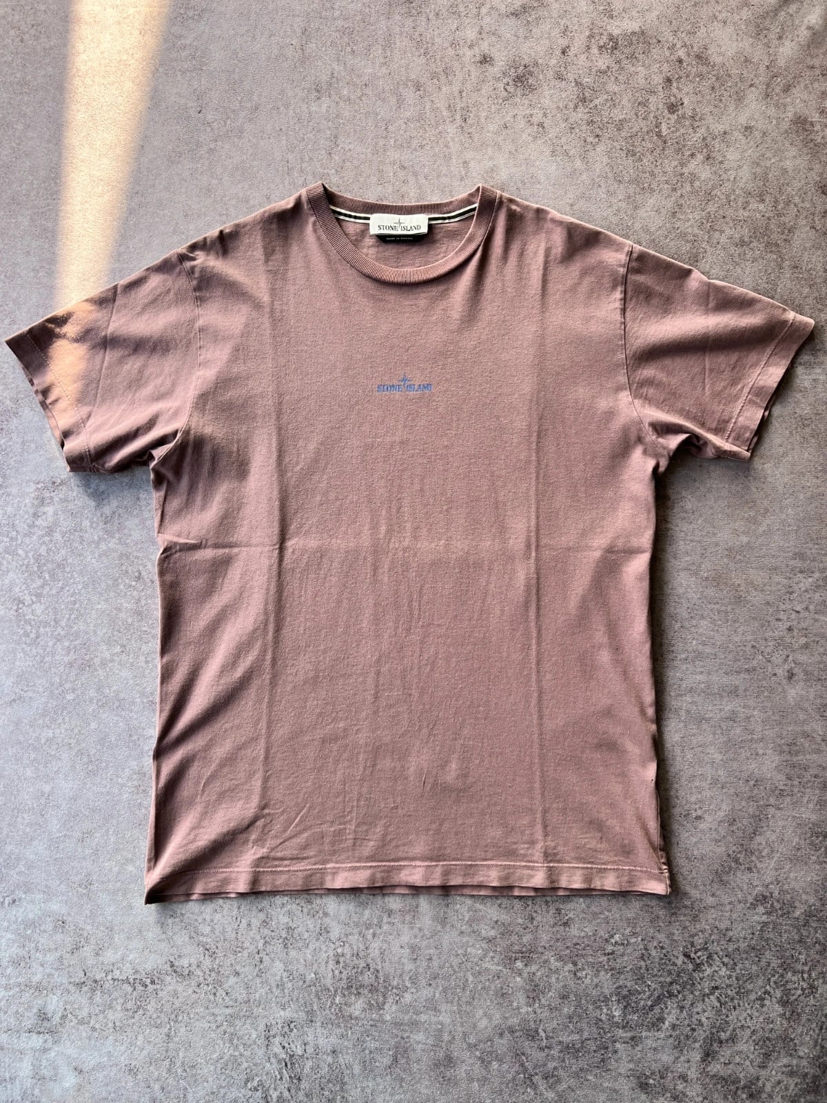 Stone Island — T-shirt grafica anni 2000 viola — 2