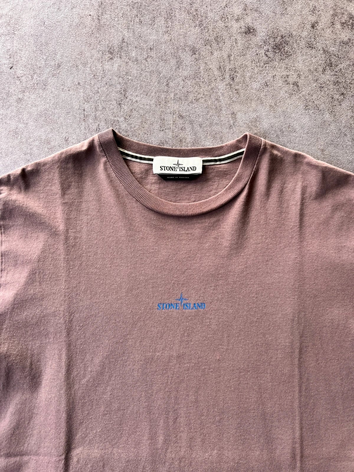 Stone Island — T-shirt grafica anni 2000 viola — 3