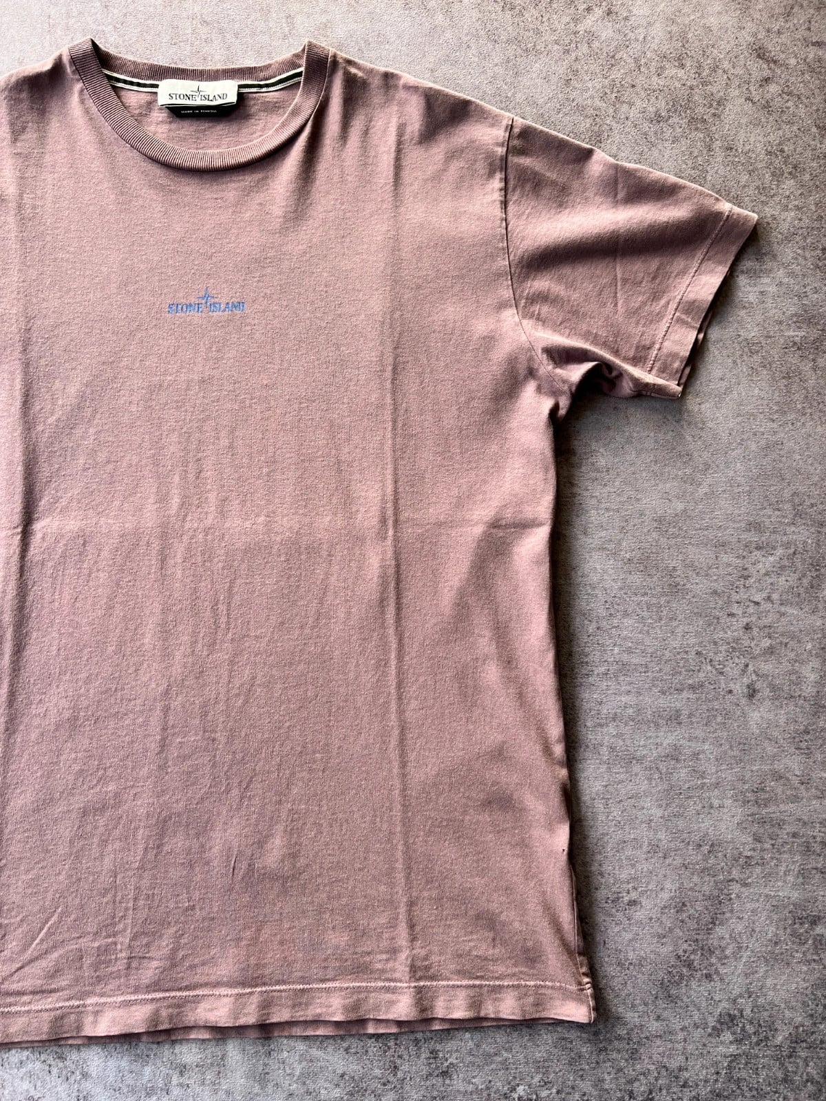 Stone Island — T-shirt grafica anni 2000 viola — 4