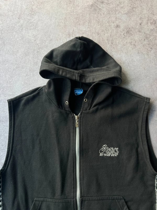 HOODIE SENZA MANICHE ASICS NERA
