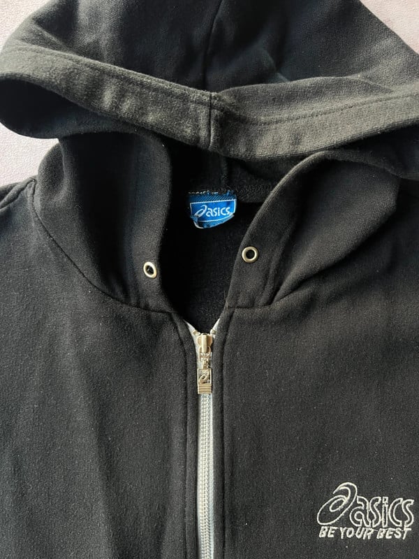 HOODIE SENZA MANICHE ASICS NERA